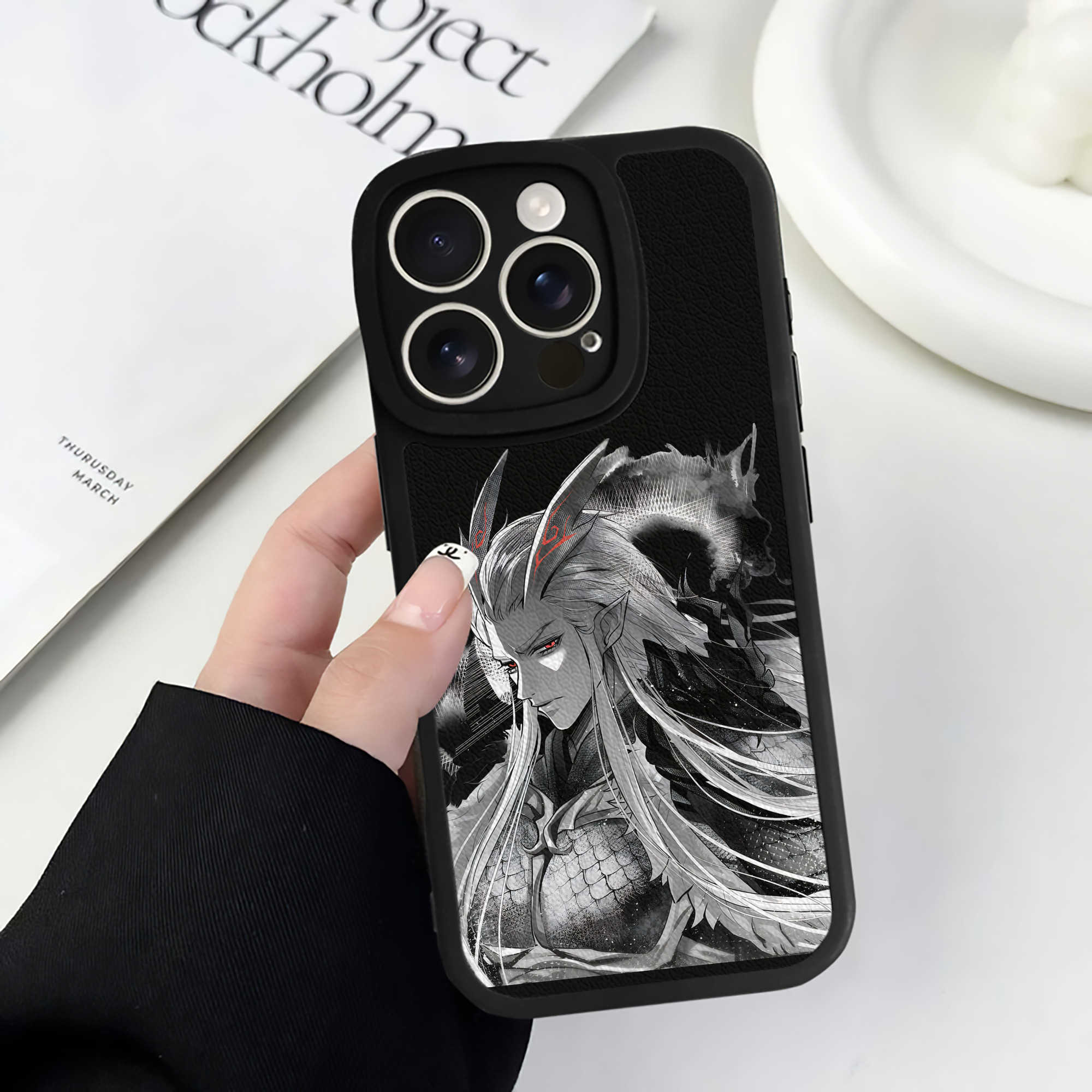 （画像用） Ne Zha 2 ナタ 魔童の大暴れ 【iPhone 16シリーズ対応】シリコンスマホケース（レザー調） 材質：シリコン